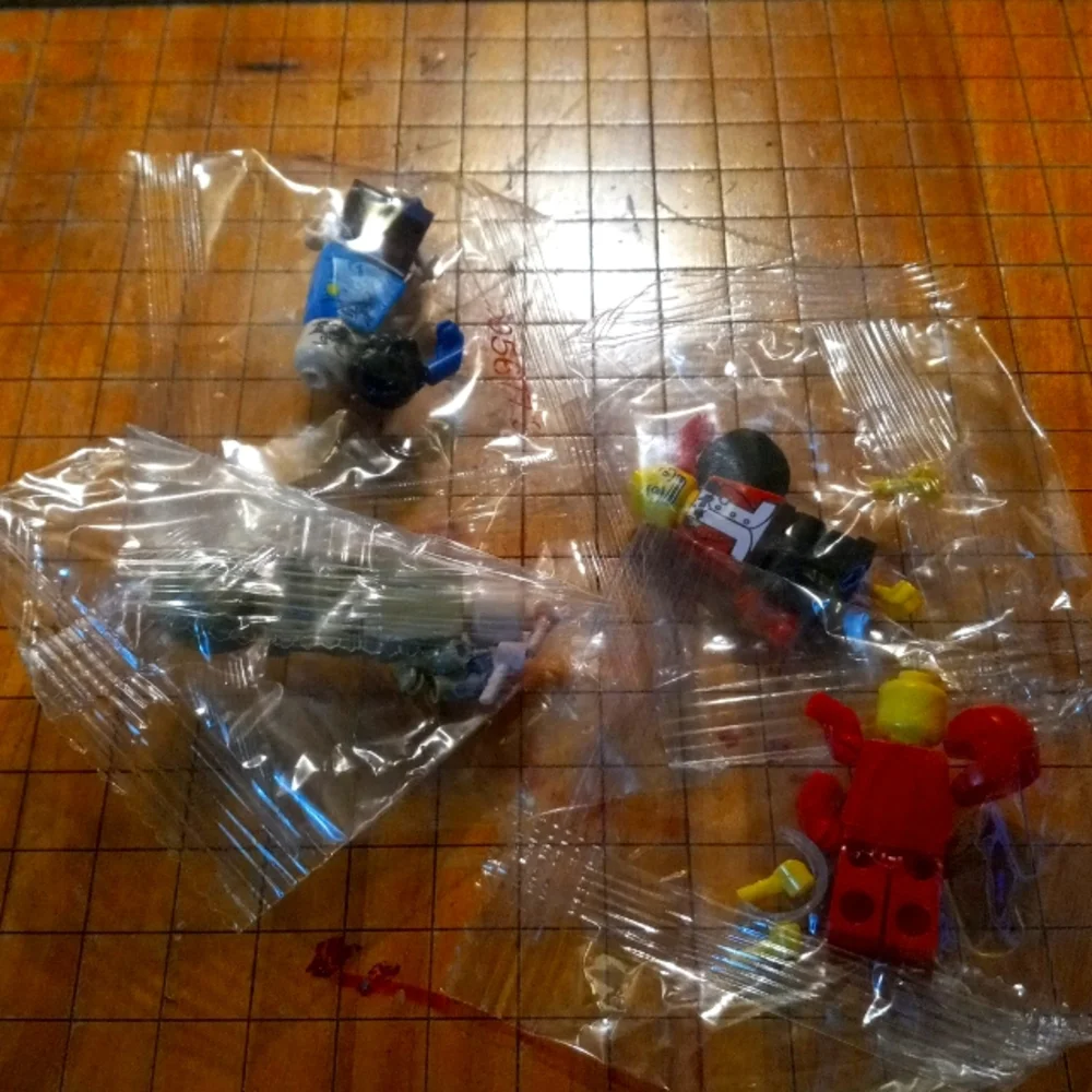 Lego lot 7 this lot has 10 never opened leg mini people